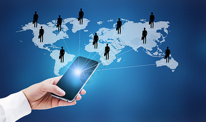 互聯(lián)網(wǎng)時代的“網(wǎng)紅臉” 鏡像、消費(fèi)與審美焦慮